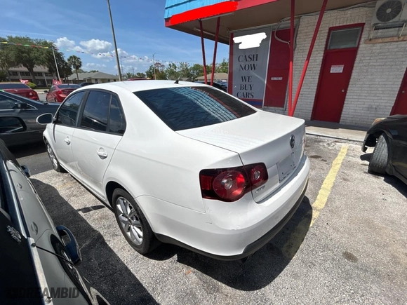2010 Volkswagen Jetta Sedan Limited with VIN 3VWAX7AJ6AM146818, listed as a Copart auction lot 51991495 with 131,089 mi miles and Clean Title. Bid and sale history available at carsss.com. Image 3.