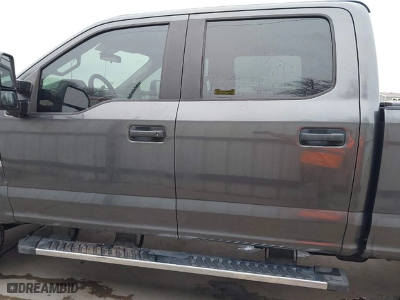 2019 Ford Super Duty F-250 SRW XL with VIN 1FT7W2B60KED51832, listed as a IAAI auction lot 41620118 with 76,348 mi miles. Bid and sale history available at carsss.com. Image 14.