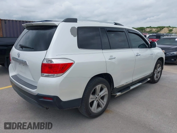 2011 Toyota Highlander Limited with VIN 5TDYK3EH6BS048213, listed as a IAAI auction lot 42454713 with 228,094 mi miles and . Bid and sale history available at DreamBid. Image 4.