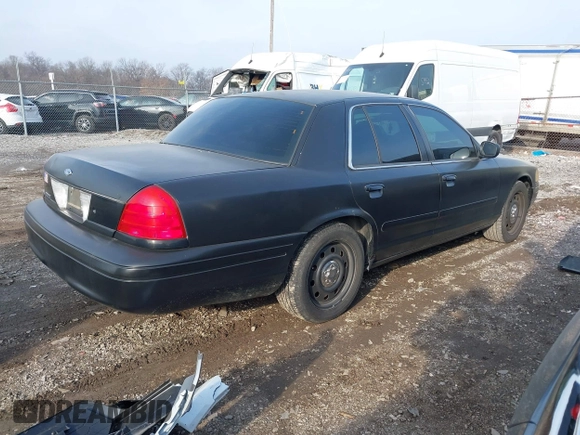 2006 Ford Police Interceptor z VIN 2FAHP71W76X142677, wystawiony jako IAAI lot #41173196 z przebiegiem 152 236 mil mil oraz . Historia ofert i sprzedaży dostępna na DreamBid. Obrazek 4.