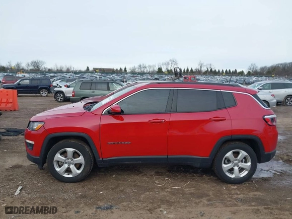 2019 Jeep Compass Latitude with VIN 3C4NJCBB1KT782351, listed as a IAAI auction lot 41241262 with 90,362 mi miles. Bid and sale history available at carsss.com. Image 15.