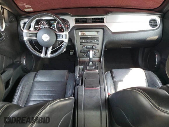 2014 Ford Mustang V6 z VIN 1ZVBP8AM9E5295336, wystawiony jako Copart lot #60023635 z przebiegiem 81 855 mil mil oraz Szkoda całkowita • Salvage title. Historia ofert i sprzedaży dostępna na DreamBid. Obrazek 8.