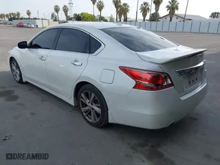 2013 Nissan Altima 3.5 SL with VIN 1N4BL3AP9DC234645, listed as a IAAI auction lot 42034822 with 190,148 mi miles. Bid and sale history available at carsss.com. Image 3.