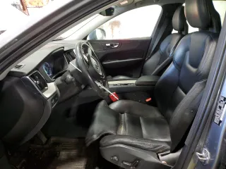 2019 Volvo XC60 Inscription z VIN LYV102RL4KB187813, wystawiony jako Copart lot #50614975 z przebiegiem 114 556 mil mil oraz Szkoda całkowita • Salvage title. Historia ofert i sprzedaży dostępna na DreamBid. Obrazek 7.