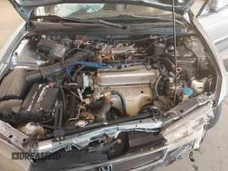 1996 Honda Accord LX with VIN 1HGCD563XTA141867, listed as a IAAI auction lot 41015252 with 420,800 mi miles and . Bid and sale history available at carsss.com. Image 10.