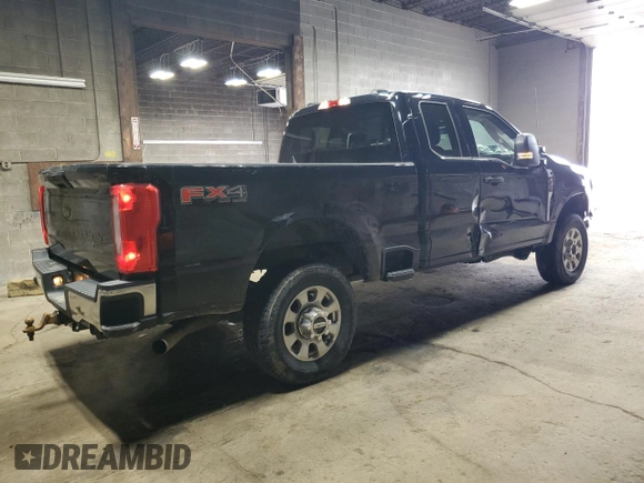 2023 Ford F-250 XL z VIN 1FT7X2BN4PEC41054, wystawiony jako Copart lot #50251095 z przebiegiem 28 016 mil mil oraz Szkoda całkowita • Salvage title. Historia ofert i sprzedaży dostępna na DreamBid. Obrazek 3.