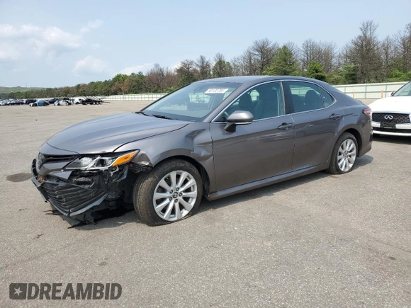 2018 Toyota Camry LE with VIN 4T1B11HK1JU141022, listed as a Copart auction lot 60135785 with 112,652 mi miles and Salvage title. Bid and sale history available at DreamBid. Image 1.