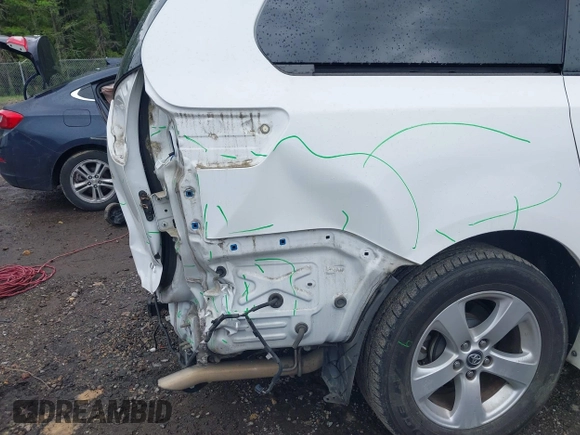 2019 Toyota Sienna LE Auto Access Seat с VIN 5TDKZ3DC0KS980821, выставлен на аукционе IAAI как лот 42000422 с пробегом 89 046 миль миль и . История ставок и продаж доступна на DreamBid. Изображение 6.