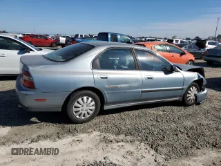 1995 Honda Accord LX with VIN 1HGCD5632SA125497, listed as a Copart auction lot 46953775 with 122,687 mi miles and Salvage Title. Bid and sale history available at DreamBid. Image 3.