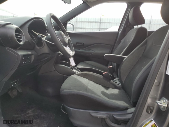 2020 Nissan Kicks S with VIN 3N1CP5BV9LL573536, listed as a Copart auction lot 45577975 with 100,177 mi miles and Clean Title. Bid and sale history available at carsss.com. Image 7.