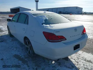 2009 Toyota Avalon XL with VIN 4T1BK36B49U341917, listed as a IAAI auction lot 40955142 with 201,734 mi miles. Bid and sale history available at carsss.com. Image 3.