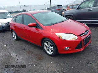 2012 Ford Focus SE z VIN 1FAHP3K21CL475194, wystawiony jako IAAI lot #42370867 z przebiegiem 167 752 mil mil oraz . Historia ofert i sprzedaży dostępna na DreamBid. Obrazek 1.