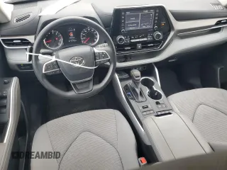 2022 Toyota Highlander L with VIN 5TDCZRBHXNS210846, listed as a Copart auction lot 87204684 with 19,239 mi miles and Salvage title. Bid and sale history available at DreamBid. Image 8.
