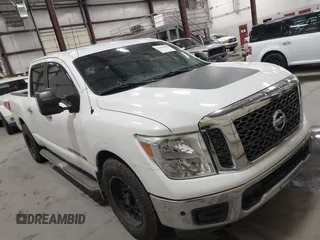2018 Nissan Titan SV with VIN 1N6AA1E63JN539220, listed as a IAAI auction lot 41487109 with 122,144 mi miles. Bid and sale history available at carsss.com. Image 1.