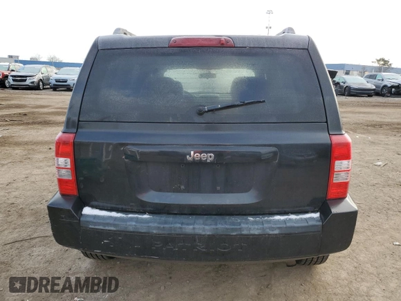 2008 Jeep Patriot Sport with VIN 1J8FT28W88D772426, listed as a Copart auction lot 82000924 with 220,130 mi miles and Clean Title. Bid and sale history available at carsss.com. Image 6.