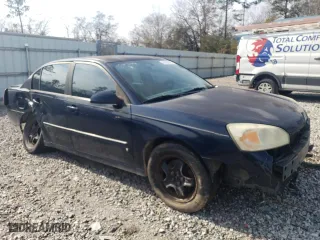 2007 Chevrolet Malibu LT w/2LT with VIN 1G1ZT58N87F304804, listed as a Copart auction lot 44186005 with 239,436 mi miles and Salvage Title. Bid and sale history available at carsss.com. Image 4.