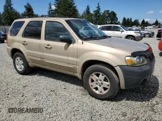 2007 Ford Escape Limited with VIN 1FMCU04137KB33107, listed as a Copart auction lot 55357475 with 200,698 mi miles and Clean title. Bid and sale history available at DreamBid. Image 4.