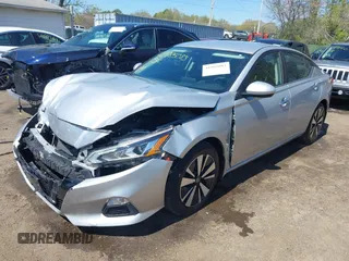 2022 Nissan Altima SV z VIN 1N4BL4DV4NN322539, wystawiony jako IAAI lot #41985083 z przebiegiem 33 112 mil mil oraz . Historia ofert i sprzedaży dostępna na DreamBid. Obrazek 17.