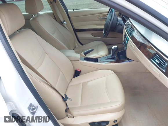 2011 BMW 3 Series 328i with VIN WBAPH5G53BNM80849, listed as a IAAI auction lot 41942772 with 84,876 mi miles. Bid and sale history available at carsss.com. Image 5.