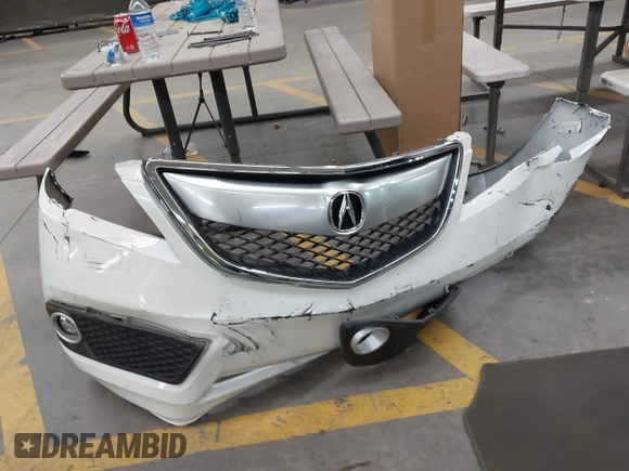 2014 Acura RDX Technology with VIN 5J8TB3H55EL016923, listed as a IAAI auction lot 42474670 with 40,896 mi miles and . Bid and sale history available at DreamBid. Image 12.