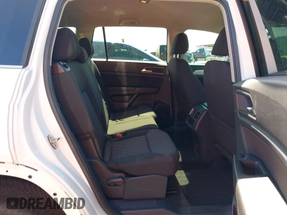 2018 Volkswagen Atlas S with VIN 1V2AP2CA1JC565274, listed as a IAAI auction lot 41686934 with 68,289 mi miles and . Bid and sale history available at DreamBid. Image 8.