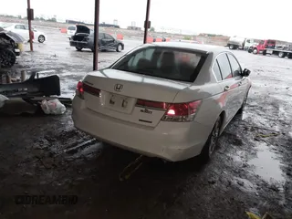 2012 Honda Accord SE z VIN 1HGCP2F67CA067792, wystawiony jako IAAI lot #42193036 z przebiegiem 151 332 mil mil oraz . Historia ofert i sprzedaży dostępna na DreamBid. Obrazek 4.