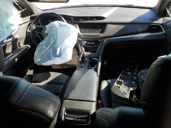 2021 Cadillac XT6 Luxury with VIN 1GYKPAR46MZ172366, listed as a Copart auction lot 42741985 with 33,800 mi miles and Salvage title. Bid and sale history available at DreamBid. Image 8.