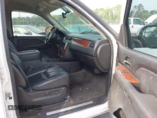 2007 Chevrolet Tahoe LS with VIN 1GNFC13J97R109226, listed as a IAAI auction lot 42304983 with 348,630 mi miles and . Bid and sale history available at DreamBid. Image 5.