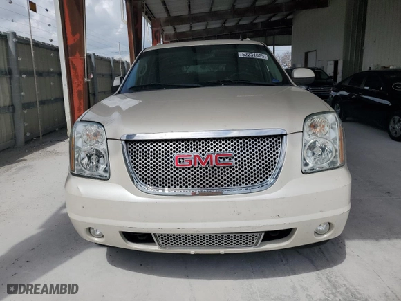 2013 GMC Yukon XL Denali with VIN 1GKS2MEF0DR338964, listed as a Copart auction lot 52231605 with 181,400 mi miles and Clean Title. Bid and sale history available at carsss.com. Image 5.