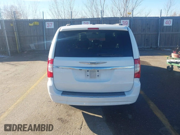 2015 Chrysler Town & Country LX with VIN 2C4RC1AG1FR678142, listed as a IAAI auction lot 41016680 with 78,756 mi miles and . Bid and sale history available at carsss.com. Image 16.