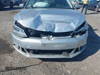 2012 Volkswagen Jetta SE with VIN 3VWDP7AJ5CM352597, listed as a IAAI auction lot 42301441 with 109,248 mi miles and . Bid and sale history available at DreamBid. Image 6.