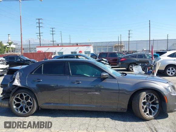 2015 Chrysler 300 S z VIN 2C3CCABGXFH894103, wystawiony jako IAAI lot #42197226 z przebiegiem 99 489 mil mil oraz . Historia ofert i sprzedaży dostępna na DreamBid. Obrazek 12.