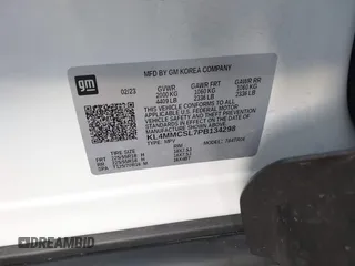 2023 Buick Encore GX Preferred z VIN KL4MMCSL7PB134298, wystawiony jako IAAI lot #40706507 z przebiegiem 9 120 mil mil oraz . Historia ofert i sprzedaży dostępna na DreamBid. Obrazek 9.