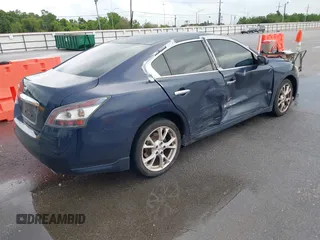 2014 Nissan Maxima SV z VIN 1N4AA5AP9EC479007, wystawiony jako IAAI lot #42537879 z przebiegiem 139 787 mil mil oraz . Historia ofert i sprzedaży dostępna na DreamBid. Obrazek 4.