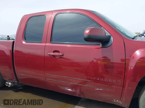 2009 Chevrolet Silverado 1500 with VIN 1GCEC39Y49Z189445, listed as a IAAI auction lot 41933868 with 209,596 mi miles and . Bid and sale history available at DreamBid. Image 13.