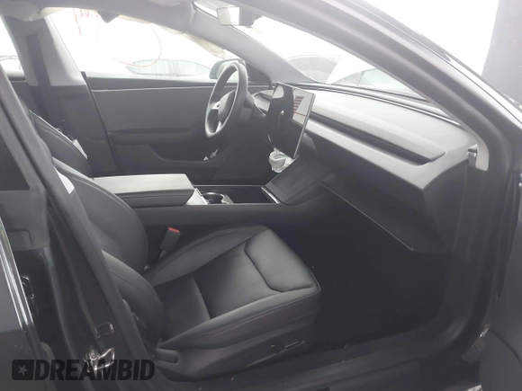 2024 Tesla Model 3 z VIN 5YJ3E1EA3RF737102, wystawiony jako IAAI lot #41562661 z przebiegiem 9 638 mil mil oraz . Historia ofert i sprzedaży dostępna na DreamBid. Obrazek 5.