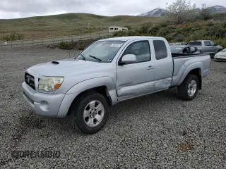 2005 Toyota Tacoma PreRunner z VIN 5TETU62NX5Z030725, wystawiony jako Copart lot #56920335 z przebiegiem 262 379 mil mil oraz Szkoda całkowita • Salvage title. Historia ofert i sprzedaży dostępna na DreamBid. Obrazek 1.