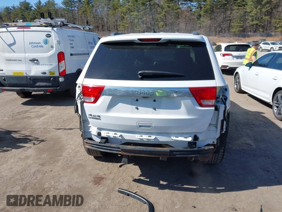 2013 Jeep Grand Cherokee Laredo with VIN 1C4RJFAG5DC615103, listed as a IAAI auction lot 41797862 with 117,450 mi miles. Bid and sale history available at carsss.com. Image 16.