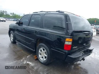 2005 GMC Yukon Denali z VIN 1GKEK63U95J112545, wystawiony jako IAAI lot #42396941 z przebiegiem 288 670 mil mil oraz . Historia ofert i sprzedaży dostępna na DreamBid. Obrazek 3.