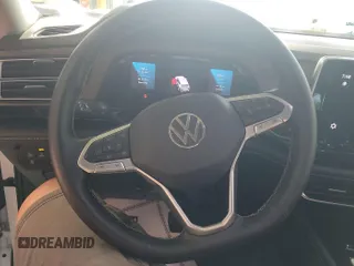2024 Volkswagen Atlas SE with VIN 1V2HR2CA0RC565397, listed as a IAAI auction lot 42850634 with 20,499 mi miles and . Bid and sale history available at DreamBid. Image 29.