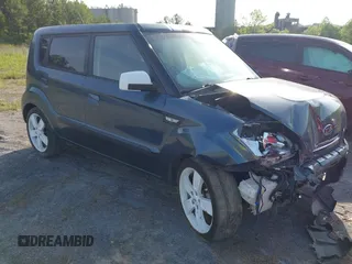 2010 Kia Soul + with VIN KNDJT2A23A7069815, listed as a IAAI auction lot 40173837 with 116,028 mi miles. Bid and sale history available at carsss.com. Image 1.