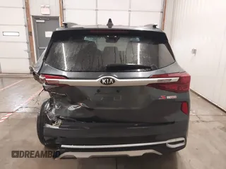 2021 Kia Seltos S with VIN KNDEUCA20M7133947, listed as a IAAI auction lot 41333131 with 28,106 mi miles. Bid and sale history available at carsss.com. Image 16.