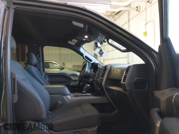 2015 Ford F-150 XLT z VIN 1FTFX1EFXFKE32133, wystawiony jako IAAI lot #42260644 z przebiegiem 136 724 mil mil oraz . Historia ofert i sprzedaży dostępna na DreamBid. Obrazek 5.