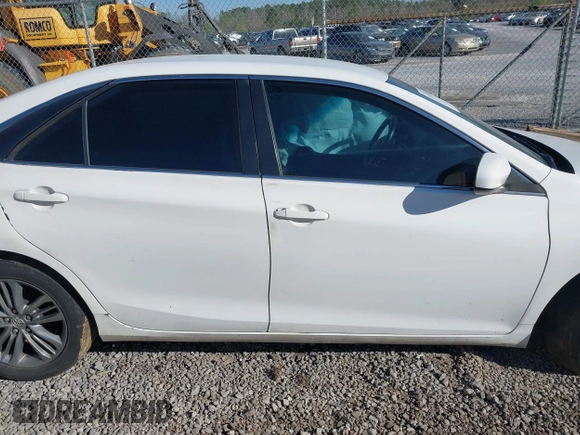 2015 Toyota Camry XLE with VIN 4T1BF1FK5FU945058, listed as a IAAI auction lot 41827105 with 78,011 mi miles. Bid and sale history available at carsss.com. Image 13.