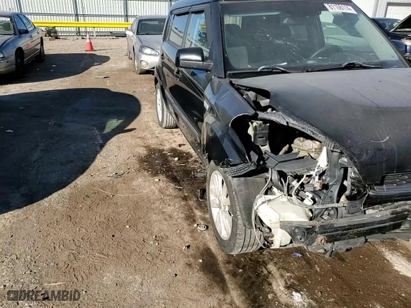 2013 Kia Soul with VIN KNDJT2A59D7619467, listed as a Copart auction lot 81106114 with 156,420 mi miles and Salvage Title. Bid and sale history available at carsss.com. Image 12.