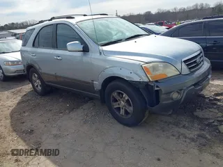 2007 Kia Sorento LX z VIN KNDJD736775689033, wystawiony jako IAAI lot #41402253 z przebiegiem 151 813 mil mil oraz . Historia ofert i sprzedaży dostępna na DreamBid. Obrazek 1.