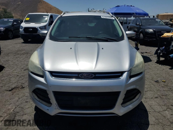 2015 Ford Escape Titanium with VIN 1FMCU0JX3FUB81735, listed as a Copart auction lot 61622995 with 154,932 mi miles and Clean title. Bid and sale history available at DreamBid. Image 5.