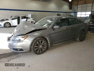 2012 Chrysler 200 S with VIN 1C3CCBHG1CN303348, listed as a Copart auction lot 82152354 with 116,768 mi miles and Salvage Title. Bid and sale history available at carsss.com. Image 1.