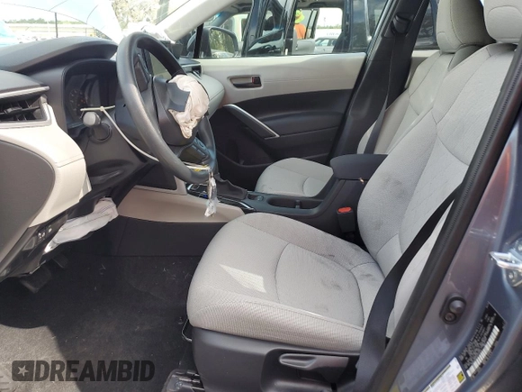 2025 Toyota Corolla Cross L with VIN 7MUAAAAG4SV134423, listed as a Copart auction lot 58827045 with 2,147 mi miles and Salvage title. Bid and sale history available at DreamBid. Image 7.