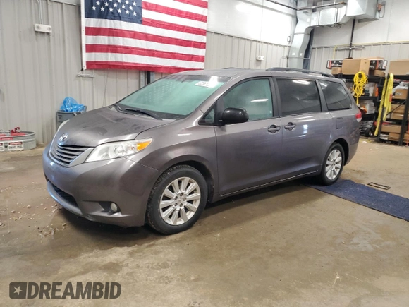2012 Toyota Sienna XLE z VIN 5TDDK3DC8CS046677, wystawiony jako Copart lot #52381025 z przebiegiem 144 054 mil mil oraz Czysty tytuł • Clean title. Historia ofert i sprzedaży dostępna na DreamBid. Obrazek 1.